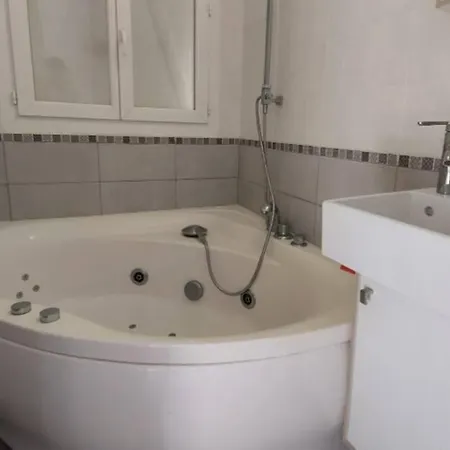 Apartment Studio Pieds Dans L'eau 1er Etage Hyeres