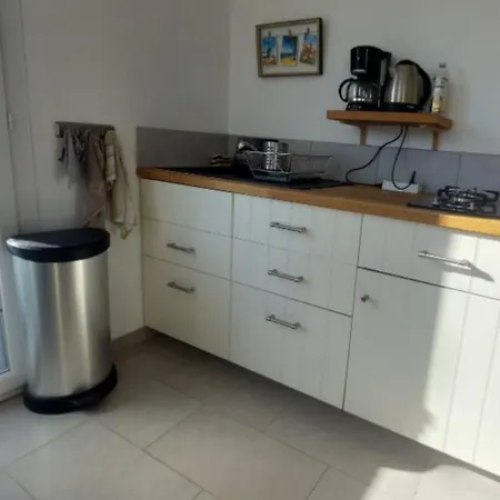 Studio Pieds Dans L'eau 1er Etage Apartment *